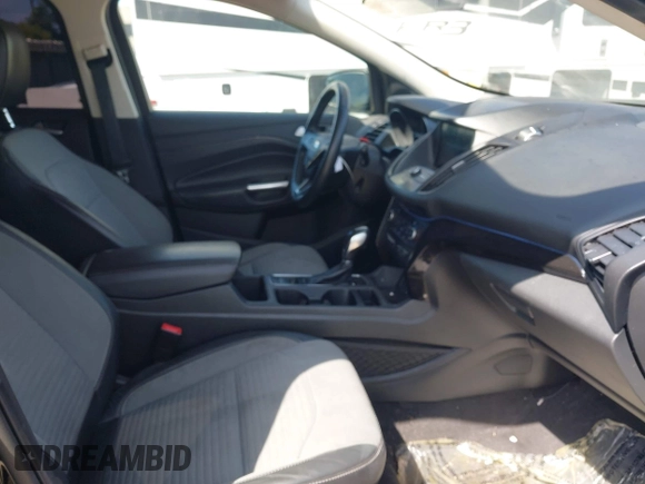 2019 Ford Escape SE with VIN 1FMCU0GD4KUB29621, listed as a IAAI auction lot 42062095 with 137,807 mi miles. Bid and sale history available at carsss.com. Image 5.
