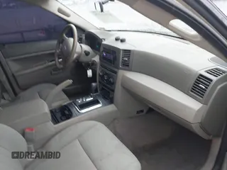 2006 Jeep Grand Cherokee Laredo with VIN 1J4GS48K16C270832, listed as a IAAI auction lot 42011375 with 246,466 mi miles. Bid and sale history available at carsss.com. Image 5.