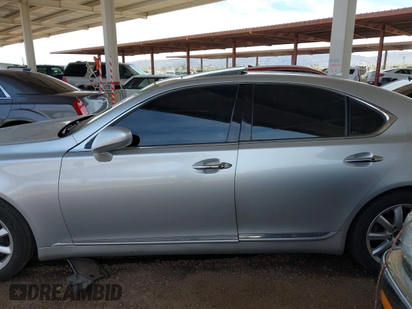 2009 Lexus LS 460 with VIN JTHBL46F895091293, listed as a IAAI auction lot 41825852 with 193,568 mi miles. Bid and sale history available at carsss.com. Image 14.
