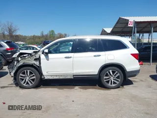 2016 Honda Pilot Touring with VIN 5FNYF6H9XGB005516, listed as a IAAI auction lot 41975049 with 85,217 mi miles. Bid and sale history available at carsss.com. Image 15.
