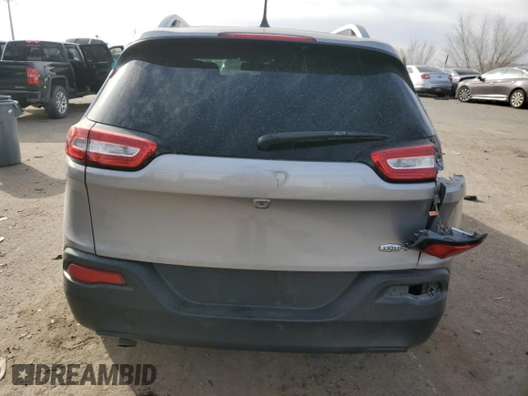 2018 Jeep Cherokee Latitude with VIN 1C4PJLCB7JD539767, listed as a Copart auction lot 87133824 with 161,979 mi miles and Salvage Title. Bid and sale history available at carsss.com. Image 6.