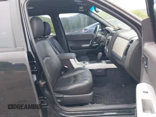 2008 Mercury Mariner Premier z VIN 4M2CU97148KJ47971, wystawiony jako IAAI lot #42355222 z przebiegiem 168 319 mil mil oraz . Historia ofert i sprzedaży dostępna na DreamBid. Obrazek 5.