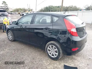 2013 Hyundai Accent GS z VIN KMHCT5AE7DU096831, wystawiony jako IAAI lot #41656690 z przebiegiem 91 442 mil mil oraz . Historia ofert i sprzedaży dostępna na DreamBid. Obrazek 3.