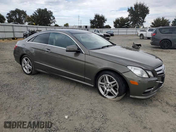 2013 Mercedes-Benz E 550 с VIN WDDKJ7DB4DF183485, выставлен на аукционе Copart как лот 72271004 с пробегом 84 498 миль миль и Списание • Salvage title. История ставок и продаж доступна на DreamBid. Изображение 4.