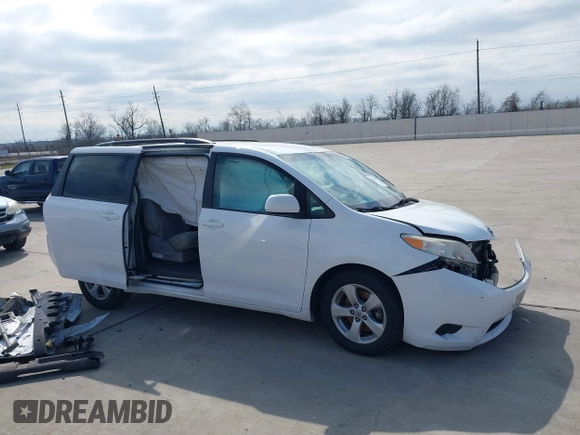 2016 Toyota Sienna LE AAS with VIN 5TDKK3DC2GS731724, listed as a IAAI auction lot 41631571 with 88,900 mi miles. Bid and sale history available at carsss.com. Image 13.