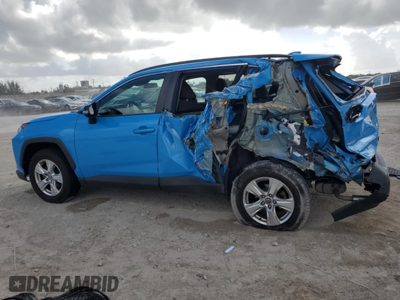 2021 Toyota RAV4 XLE with VIN 2T3W1RFV8MW118944, listed as a Copart auction lot 60824465 with 98,090 mi miles and Salvage title. Bid and sale history available at DreamBid. Image 2.