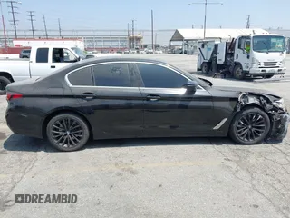 2021 BMW 5 Series 530i z VIN WBA53BH01MCF65097, wystawiony jako IAAI lot #42783119 z przebiegiem 91 829 mil mil oraz . Historia ofert i sprzedaży dostępna na DreamBid. Obrazek 14.