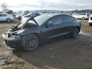 2023 Tesla Model 3 z VIN 5YJ3E1EA5PF695044, wystawiony jako Copart lot #45182665 z przebiegiem 21 104 mil mil oraz Szkoda całkowita • Salvage title. Historia ofert i sprzedaży dostępna na DreamBid. Obrazek 1.