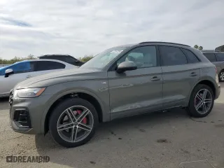 2024 Audi Q5 S line Premium Plus with VIN WA1E2AFY3R2073149, listed as a Copart auction lot 47267295 with 18,203 mi miles and Salvage Title. Bid and sale history available at carsss.com. Image 1.