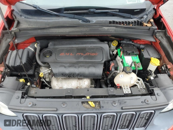 2015 Jeep Renegade Trailhawk with VIN ZACCJBCT0FPB69827, listed as a Copart auction lot 63643985 with 94,841 mi miles and Clean title. Bid and sale history available at DreamBid. Image 12.
