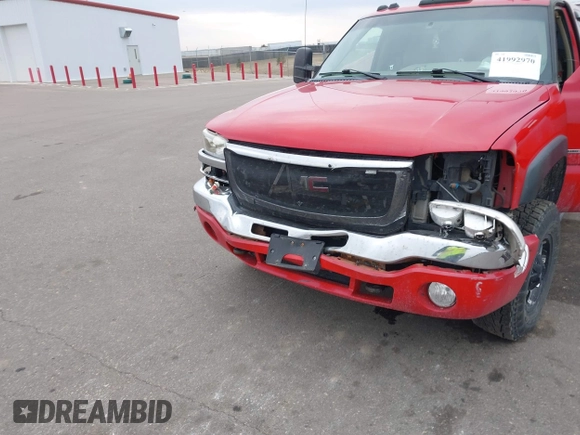 2005 GMC Sierra 3500 DRW SL with VIN 1GTHK33255F812166, listed as a IAAI auction lot 41992970 with 345,082 mi miles and . Bid and sale history available at DreamBid. Image 6.