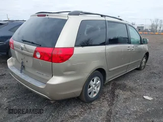 2008 Toyota Sienna XLE with VIN 5TDZK22C78S119628, listed as a IAAI auction lot 41917650 with 196,876 mi miles. Bid and sale history available at carsss.com. Image 4.