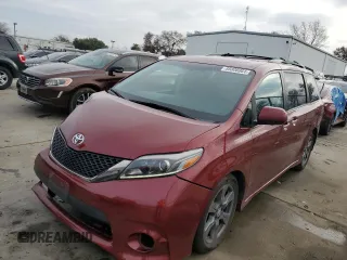 2017 Toyota Sienna SE with VIN 5TDXZ3DC2HS862932, listed as a Copart auction lot 85808064 with 39,745 mi miles and Salvage Title. Bid and sale history available at carsss.com. Image 1.