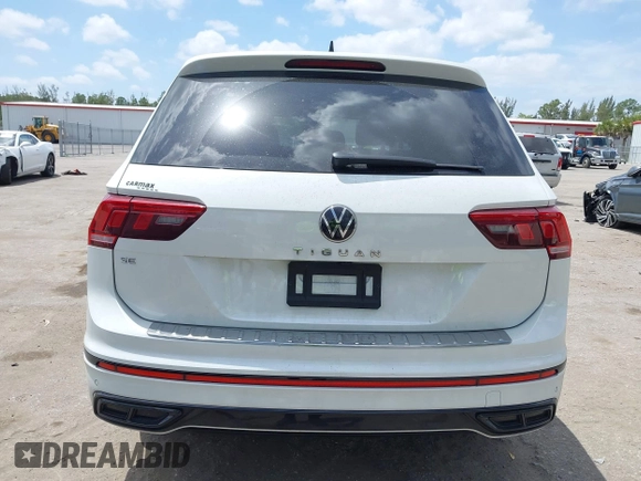 2022 Volkswagen Tiguan SE R-Line Black z VIN 3VVCB7AX5NM138604, wystawiony jako IAAI lot #42104933 z przebiegiem 31 489 mil mil oraz . Historia ofert i sprzedaży dostępna na DreamBid. Obrazek 17.