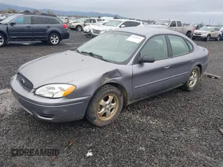 2006 Ford Taurus SE with VIN 1FAFP53U26A233114, listed as a IAAI auction lot 41850941 with 189,782 mi miles. Bid and sale history available at carsss.com. Image 2.