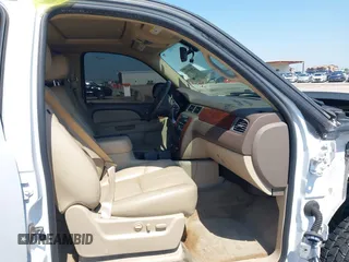 2011 GMC Yukon SLT z VIN 1GKS1CE00BR210794, wystawiony jako IAAI lot #41958998 z przebiegiem 225 407 mil mil oraz . Historia ofert i sprzedaży dostępna na DreamBid. Obrazek 5.