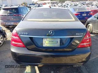 2012 Mercedes-Benz S 550 z VIN WDDNG9EB4CA430358, wystawiony jako IAAI lot #41355572 z przebiegiem 129 781 mil mil oraz . Historia ofert i sprzedaży dostępna na DreamBid. Obrazek 15.