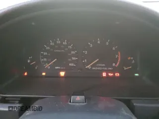 1996 Suzuki Sidekick z VIN JS3TD21V2T4103586, wystawiony jako Copart lot #83492154 z przebiegiem 98 298 mil mil oraz Szkody całkowita. Historia ofert i sprzedaży dostępna na DreamBid. Obrazek 9.