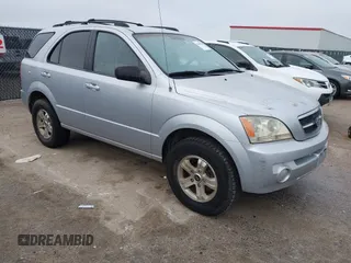 2005 Kia Sorento LX with VIN KNDJD733455484725, listed as a IAAI auction lot 41444120 with 242,129 mi miles. Bid and sale history available at carsss.com. Image 1.