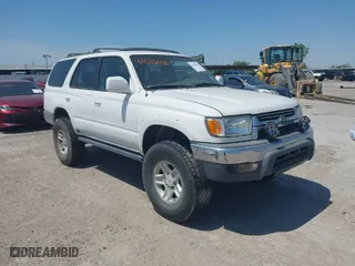 2001 Toyota 4Runner SR5 with VIN JT3HN86R510347726, listed as a IAAI auction lot 42028863 with 197,846 mi miles. Bid and sale history available at carsss.com. Image 1.
