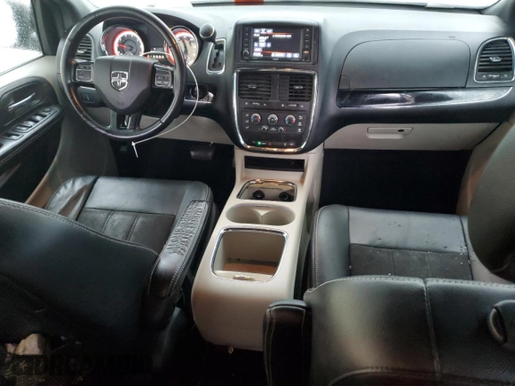 2019 Dodge Grand Caravan SXT with VIN 2C4RDGCG1KR595981, listed as a Copart auction lot 88133645 with 104,852 mi miles and Salvage Title. Bid and sale history available at DreamBid. Image 8.