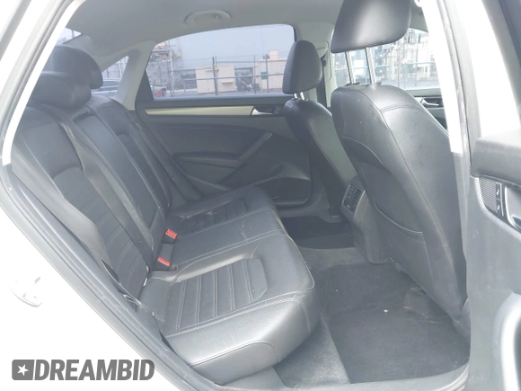 2015 Volkswagen Passat 1.8T SE w/Sunroof & Nav with VIN 1VWBT7A31FC043798, listed as a IAAI auction lot 42108289 with 132,442 mi miles. Bid and sale history available at carsss.com. Image 8.