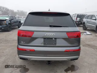 2018 Audi Q7 Premium Plus with VIN WA1LHAF70JD040387, listed as a IAAI auction lot 41087797 with 75,031 mi miles. Bid and sale history available at carsss.com. Image 15.