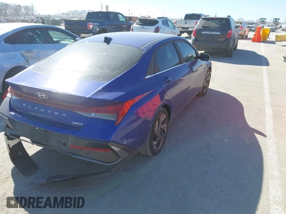 2024 Hyundai Elantra Limited z VIN KMHLP4DG1RU707164, wystawiony jako IAAI lot #41694469 z przebiegiem 11 298 mil mil oraz . Historia ofert i sprzedaży dostępna na DreamBid. Obrazek 4.