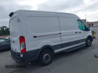 2020 Ford Transit Cargo с VIN 1FTBR1CG5LKB66925, выставлен на аукционе IAAI как лот 42449109 с пробегом Не указан миль и . История ставок и продаж доступна на DreamBid. Изображение 4.