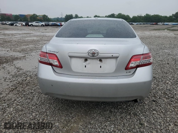 2010 Toyota Camry z VIN 4T1BF3EK1AU075962, wystawiony jako Copart lot #58929065 z przebiegiem 216 986 mil mil oraz Szkoda całkowita • Salvage title. Historia ofert i sprzedaży dostępna na DreamBid. Obrazek 6.