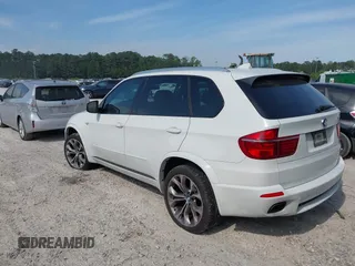 2011 BMW X5 35i z VIN 5UXZV4C53BL401467, wystawiony jako IAAI lot #42176243 z przebiegiem 121 344 mil mil oraz . Historia ofert i sprzedaży dostępna na DreamBid. Obrazek 3.