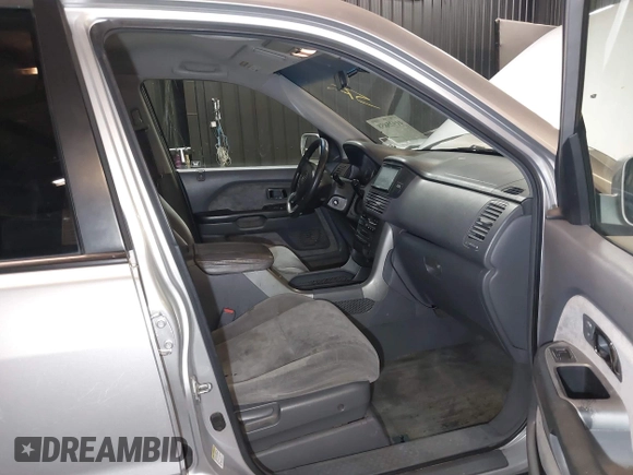 2005 Honda Pilot EX with VIN 5FNYF18465B031034, listed as a IAAI auction lot 41925858 with 194,211 mi miles and . Bid and sale history available at DreamBid. Image 5.