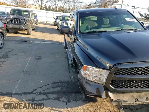 2018 Ram 1500 Express z VIN 3C6RR7KG0JG203510, wystawiony jako Copart lot #85862834 z przebiegiem 122 331 mil mil oraz Szkoda całkowita • Salvage title. Historia ofert i sprzedaży dostępna na DreamBid. Obrazek 11.