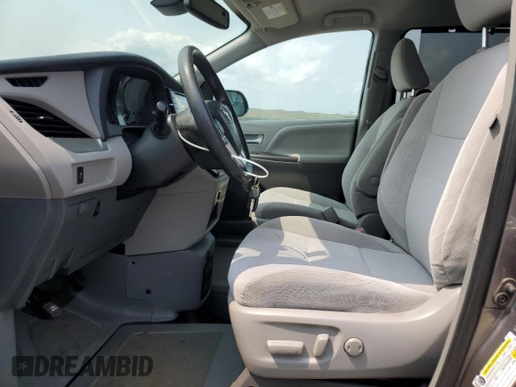2020 Toyota Sienna LE Auto Access Seat с VIN 5TDKZ3DC4LS083406, выставлен на аукционе Copart как лот 59367425 с пробегом 28 420 миль миль и Списание • Salvage title. История ставок и продаж доступна на DreamBid. Изображение 7.