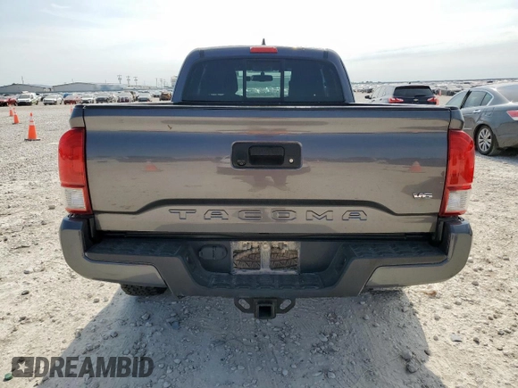 2017 Toyota Tacoma SR5 z VIN 5TFRZ5CNXHX025315, wystawiony jako Copart lot #57901395 z przebiegiem 158 197 mil mil oraz Szkoda całkowita • Salvage title. Historia ofert i sprzedaży dostępna na DreamBid. Obrazek 6.