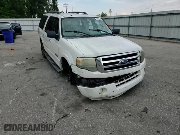 2008 Ford Expedition Max SSV z VIN 1FMFK165X8LA67501, wystawiony jako Copart lot #54390045 z przebiegiem 282 006 mil mil oraz Szkoda całkowita • Salvage title. Historia ofert i sprzedaży dostępna na DreamBid. Obrazek 14.