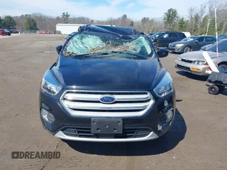 2019 Ford Escape SE z VIN 1FMCU9GD9KUA66049, wystawiony jako IAAI lot #41901054 z przebiegiem 35 545 mil mil oraz . Historia ofert i sprzedaży dostępna na DreamBid. Obrazek 12.
