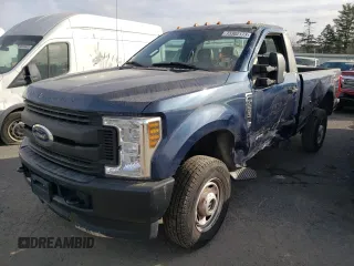 2019 Ford F-250 XL с VIN 1FTBF2B63KEE24685, выставлен на аукционе Copart как лот 41475665 с пробегом 24 040 миль миль и Списание • Salvage title. История ставок и продаж доступна на DreamBid. Изображение 1.