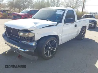 2000 GMC New Sierra 1500 SLE with VIN 1GTEC14W4YZ118674, listed as a IAAI auction lot 41726001 with 169,858 mi miles. Bid and sale history available at carsss.com. Image 2.