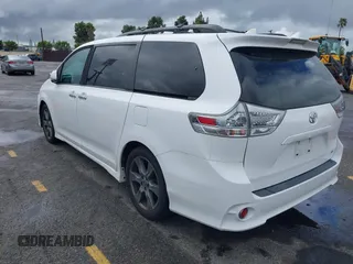 2018 Toyota Sienna SE with VIN 5TDXZ3DC5JS943512, listed as a IAAI auction lot 41786389 with 81,280 mi miles and . Bid and sale history available at DreamBid. Image 3.