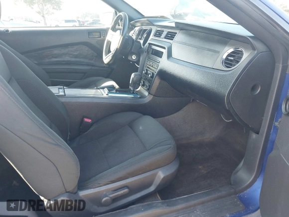 2014 Ford Mustang V6 с VIN 1ZVBP8EMXE5232157, выставлен на аукционе IAAI как лот 42681349 с пробегом 158 472 миль миль и . История ставок и продаж доступна на DreamBid. Изображение 5.