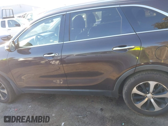 2016 Kia Sorento EX with VIN 5XYPH4A11GG012247, listed as a IAAI auction lot 41304466 with 208,557 mi miles. Bid and sale history available at carsss.com. Image 13.