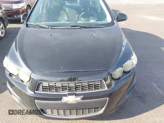 2016 Chevrolet Sonic LT z VIN 1G1JC5SH0G4108237, wystawiony jako IAAI lot #42413352 z przebiegiem 196 185 mil mil oraz . Historia ofert i sprzedaży dostępna na DreamBid. Obrazek 6.