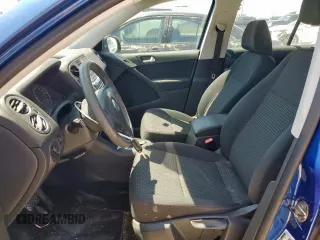 2010 Volkswagen Tiguan Wolfsburg Edition z VIN WVGAV7AXXAW004058, wystawiony jako Copart lot #50976575 z przebiegiem 83 620 mil mil oraz Szkoda całkowita • Salvage title. Historia ofert i sprzedaży dostępna na DreamBid. Obrazek 7.