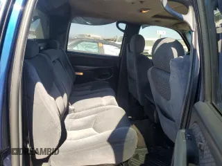 2002 Chevrolet Avalanche with VIN 3GNEK13T62G111797, listed as a Copart auction lot 74718404 with 313,990 mi miles and Salvage Title. Bid and sale history available at carsss.com. Image 10.