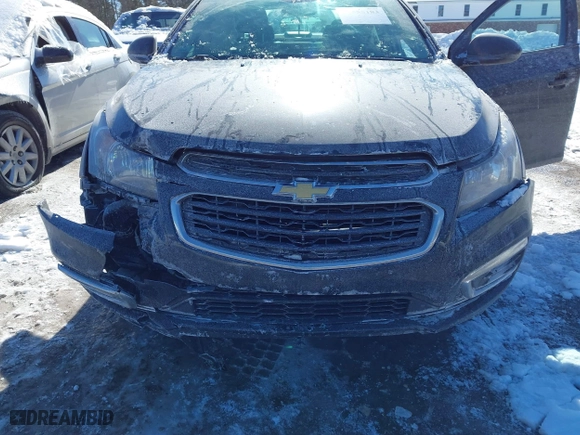 2015 Chevrolet Cruze LS with VIN 1G1PA5SG8F7191999, listed as a IAAI auction lot 41555183 with 103,567 mi miles. Bid and sale history available at carsss.com. Image 6.