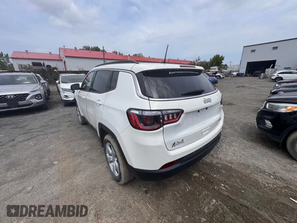 2021 Jeep Compass Latitude z VIN 3C4NJDBB4MT588325, wystawiony jako Copart lot #62374985 z przebiegiem 88 137 mil mil oraz Czysty tytuł • Clean title. Historia ofert i sprzedaży dostępna na DreamBid. Obrazek 3.