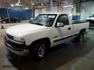 2002 Chevrolet Silverado 1500 with VIN 1GCEC14W42Z286600, listed as a Copart auction lot 42590885 with 234,109 mi miles and Salvage Title. Bid and sale history available at carsss.com. Image 1.