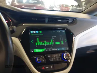 2017 Chevrolet Bolt EV LT z VIN 1G1FW6S08H4172105, wystawiony jako IAAI lot #42175363 z przebiegiem 40 024 mil mil oraz . Historia ofert i sprzedaży dostępna na DreamBid. Obrazek 19.
