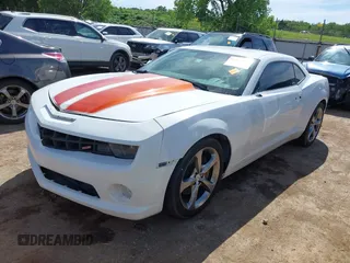 2010 Chevrolet Camaro 2SS z VIN 2G1FK1EJ6A9170374, wystawiony jako IAAI lot #42241453 z przebiegiem 182 673 mil mil oraz . Historia ofert i sprzedaży dostępna na DreamBid. Obrazek 18.